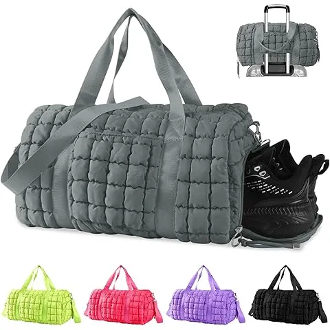 Puffy Quilted Travel Tote استعمال میں ہے۔