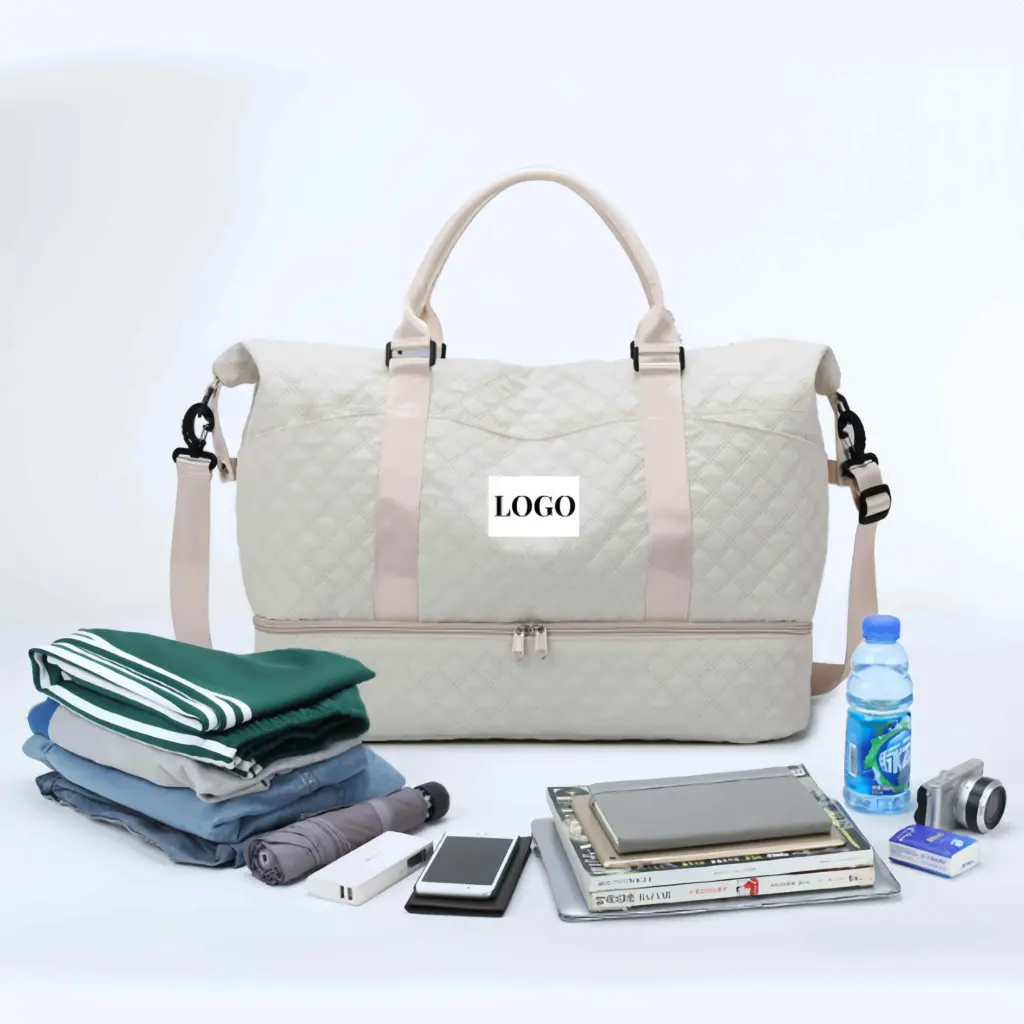 Odnímatelná taška se nosí jako crossbody kabelka odděleně od kabelky.