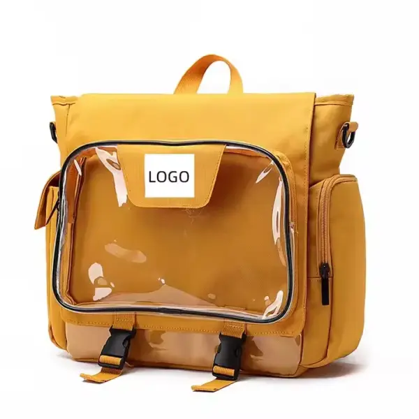 កាបូបស្ពាយដែលមានបន្ទប់ដុំថ្លាពណ៌លឿងមានលក្ខណៈពិសេសនៃហោប៉ៅខាងមុខច្បាស់, តមសាច់ខ្មៅ, ហោប៉ៅចំហៀង, and a label marked "LOGO." សេវាកម្ម OEM និងអូអឹមអេមអាចរកបានសម្រាប់យីហោផ្ទាល់ខ្លួន.