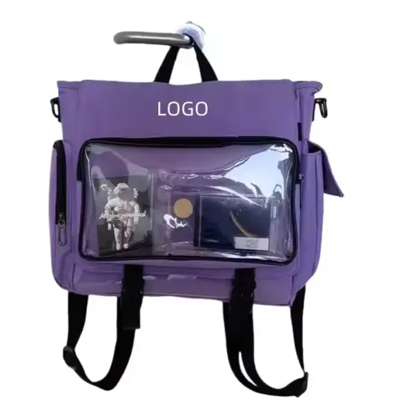 កាបូបស្ពាយដែលមានបន្ទប់ដែលមានតម្លាភាពដែលមានលក្ខណៈពិសេសនៃការរចនាពណ៌ស្វាយ, ហោប៉ៅខាងមុខច្បាស់ដើម្បីបង្ហាញធាតុតូចៗ, និងតំបន់សម្រាប់និមិត្តសញ្ញាដែលអាចប្ដូរតាមបំណងបាន. មានសម្រាប់ការបញ្ជាទិញ OEM និង ODM.