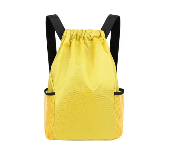 Il-backpack li jiġbed il-maratona, Jidhru disinn isfar b'ċineg suwed u bwiet tal-malji tal-ġenb, huwa muri fuq sfond abjad.