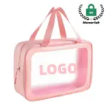 Bossa de vàter transparent de PVC: pink transparent tote with "LOGO" texte, Manelles roses, Logotip de Honorisk a la cantonada; Disponible per a la personalització OEM i ODM.