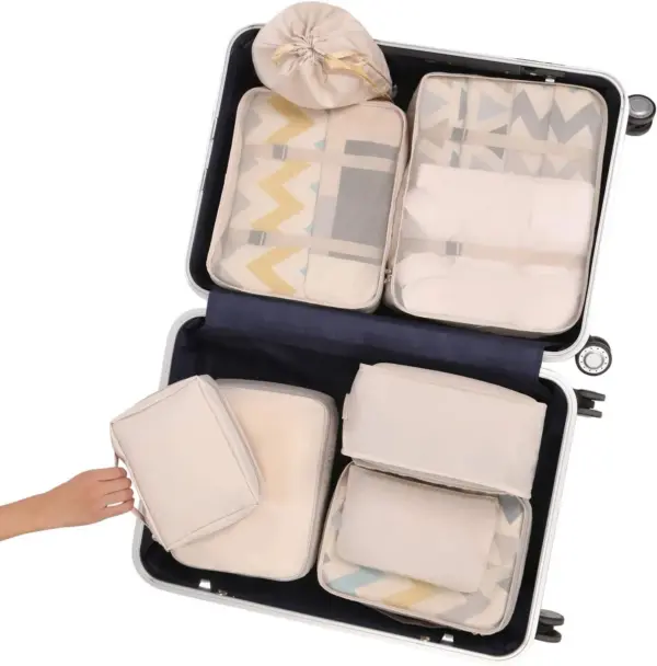 Open Koffer mat aktuellen Geschäftsreesfahrfläche Späicherplazen an eng Hand setzen eng Cube bannen, Showcasing OEM ODM Rees Léisungen.