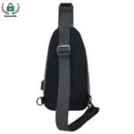 წყალგაუმტარი ჯვარედინი ჩანთა გარე სპორტისთვის, რომელშიც რეგულირებადი სამაჯურია, mesh უკან, და Honorisk ლოგო მარცხენა ზედა ნაწილში. შესანიშნავია OEM/ODM პერსონალიზაციისთვის, რომ შეესაბამებოდეს თქვენი ბრენდის მოთხოვნებს.