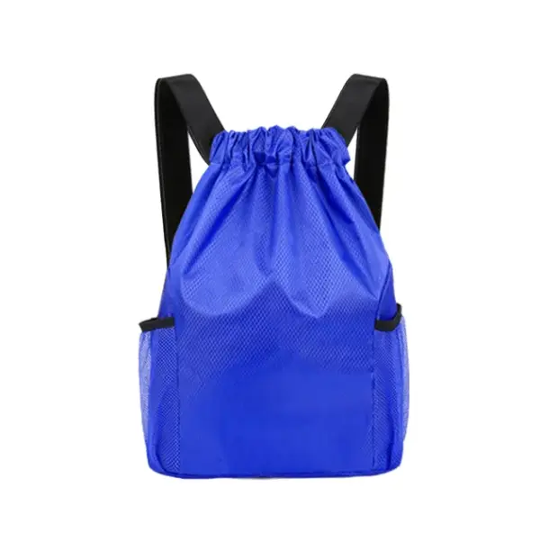 Backpack tal-maratona li tiġbed bil-blu bi ċineg suwed u bwiet tal-malji tal-ġenb, muri fuq sfond abjad sempliċi. Għażliet ta 'personalizzazzjoni OEM u ODM disponibbli għall-ordnijiet.