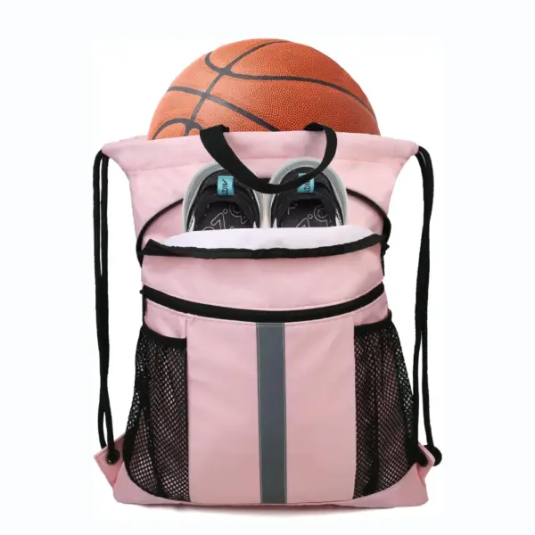 Usa ka dako nga kapasidad sa pag-back sa basketball sa Nylon.