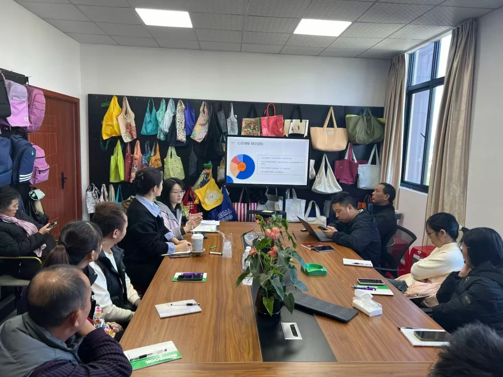 Xây dựng đội ngũ