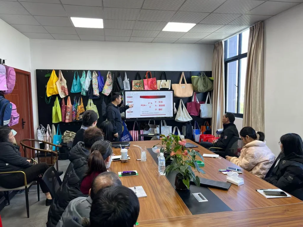 Xây dựng đội ngũ